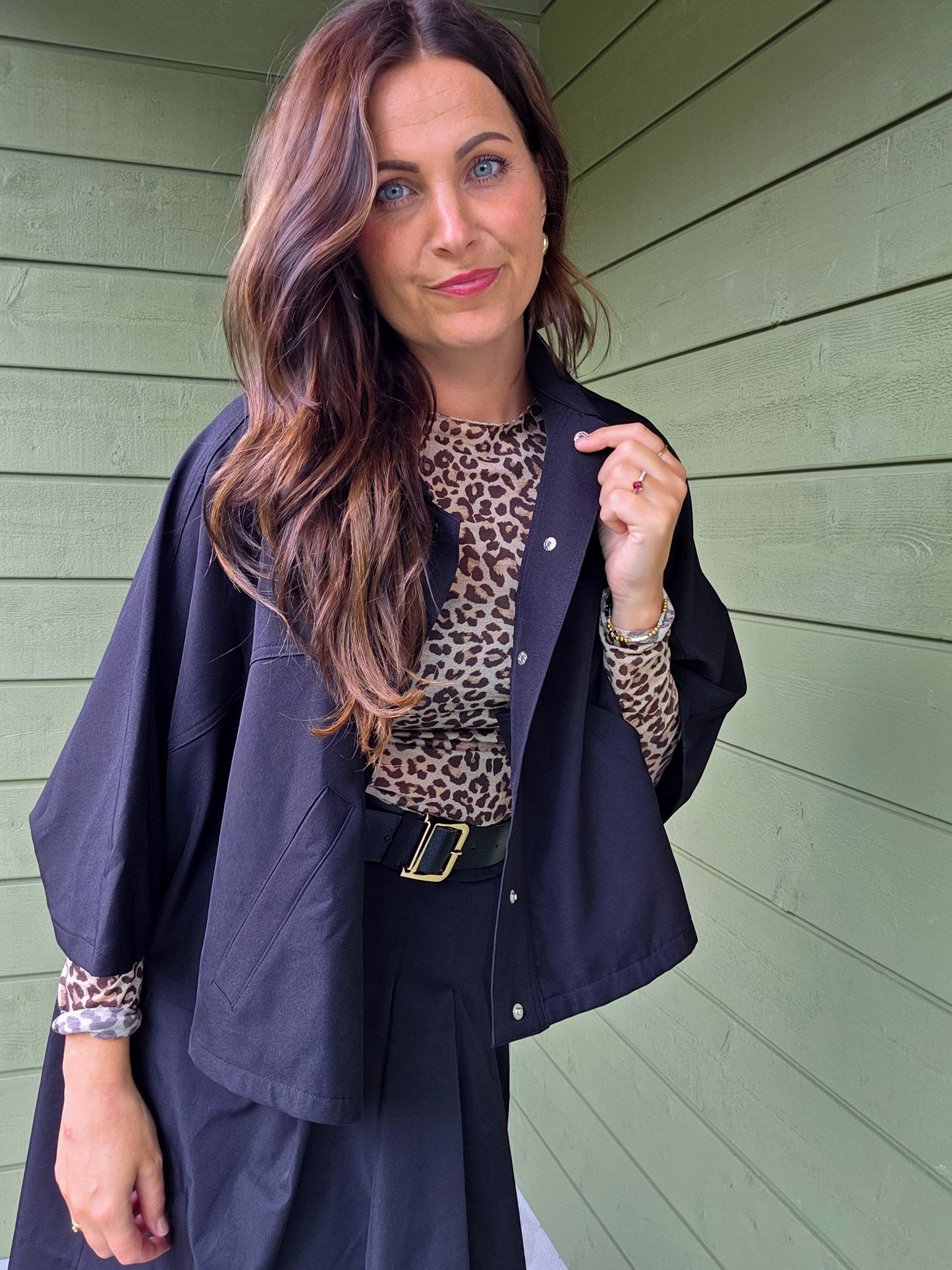 Ambika Cape Alba Black
