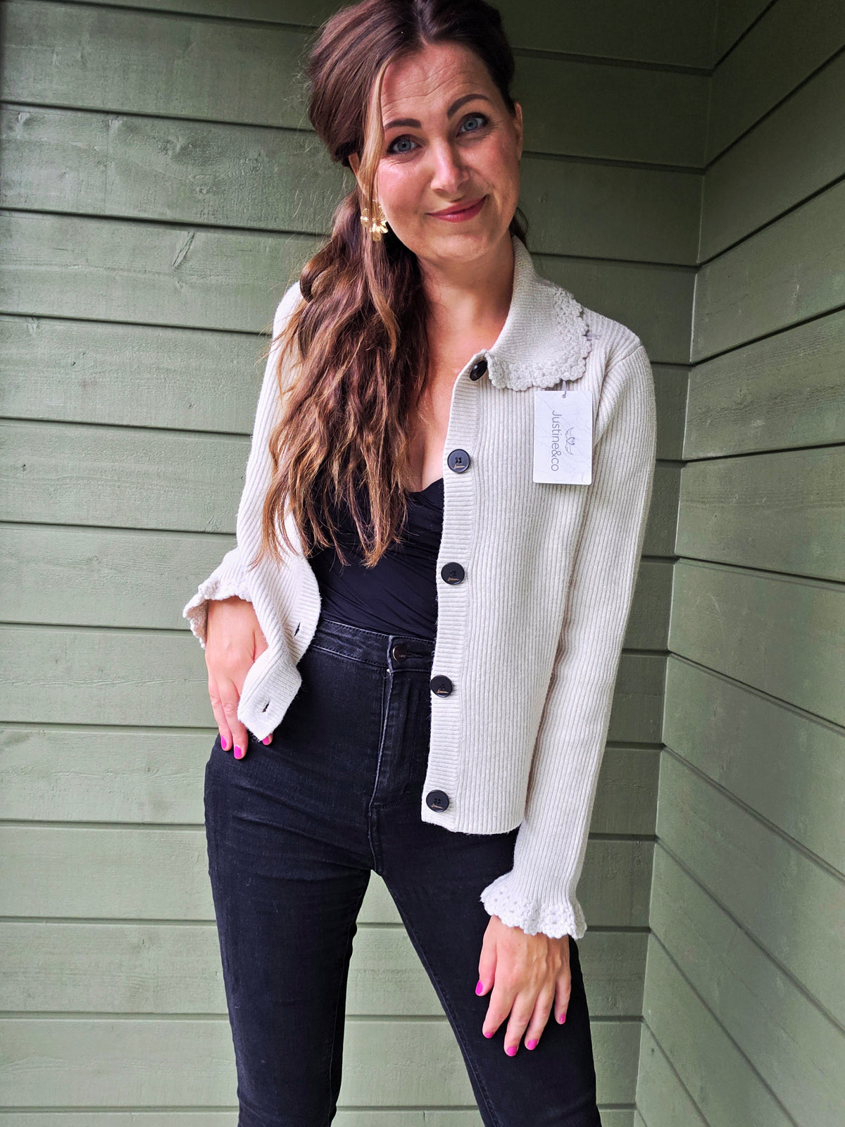 Ribbed Cardigan Met Ruffle Details - Beige