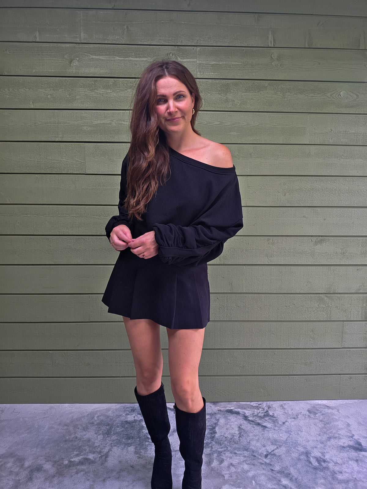 Off-Shoulder Sweather Black