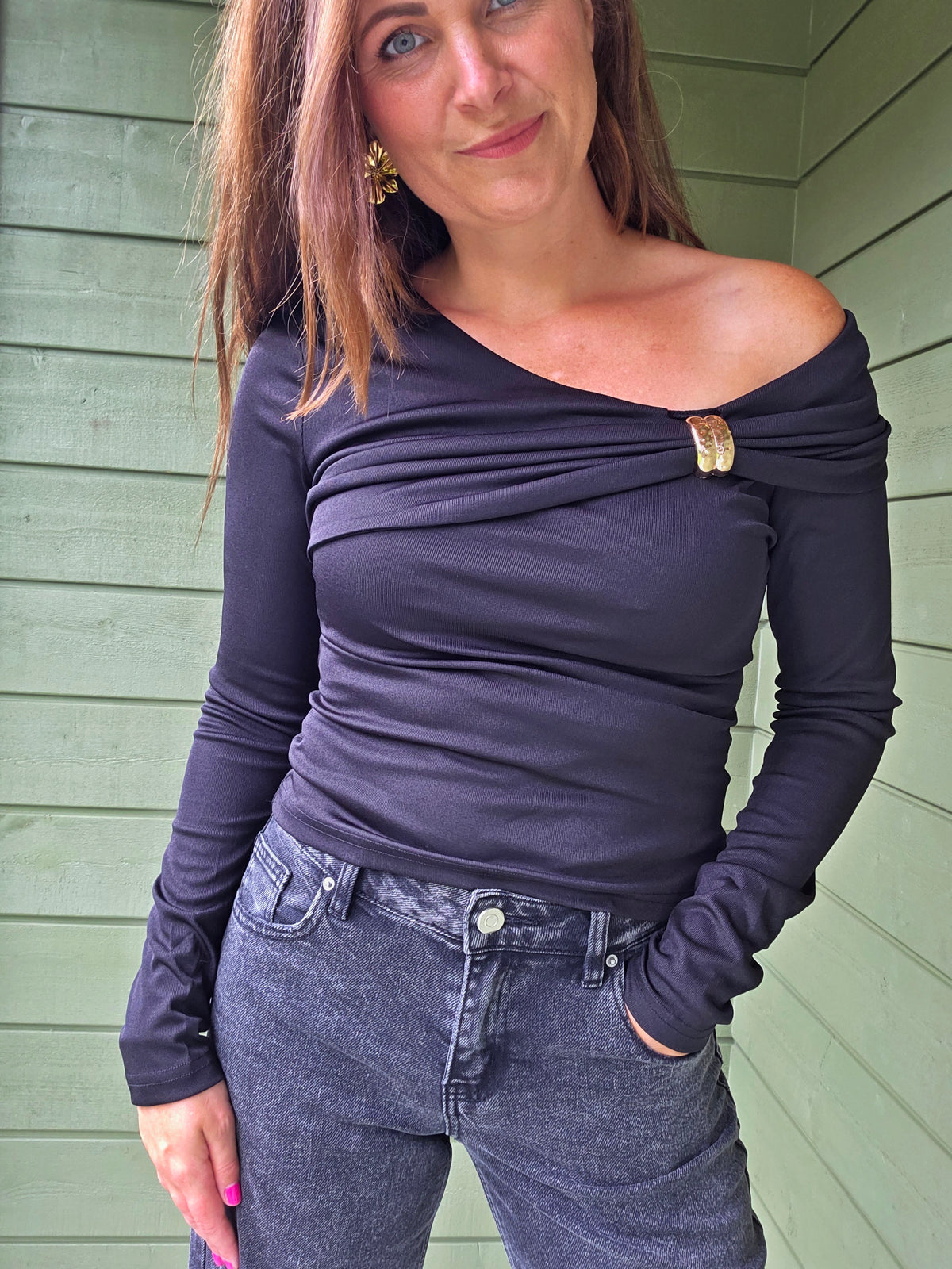 Off Shoulder Top Golden Detail - Black