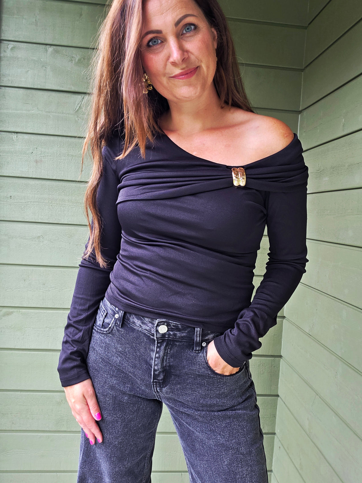 Off Shoulder Top Golden Detail - Black