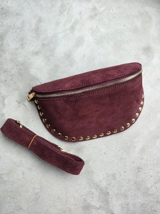 Bordeaux Suède Look Crossbody Tasje met Gouden Studs