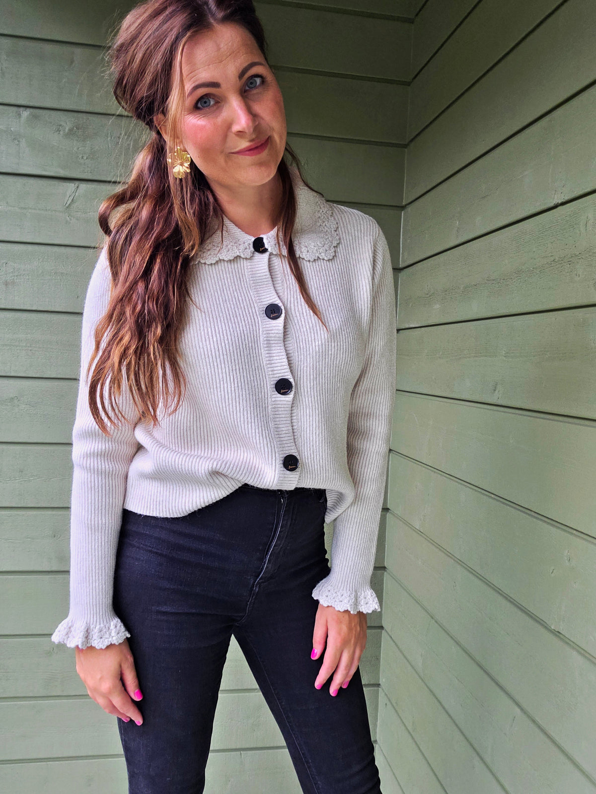 Ribbed Cardigan Met Ruffle Details - Beige