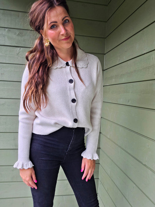 Ribbed Cardigan Met Ruffle Details - Beige