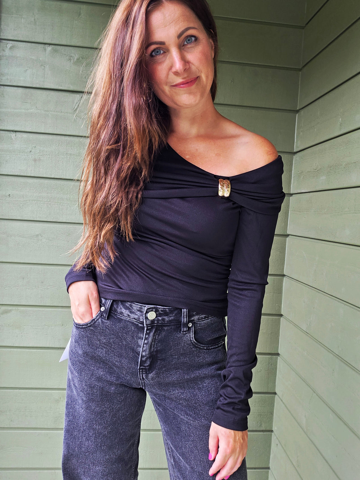 Off Shoulder Top Golden Detail - Black